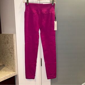 Calvin Klein Ribbed High Waist 7/8 Tight Womens Fuchsia Size M Legging NWT